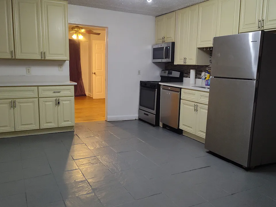 3922 N Ashland Ave #1