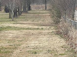 E Lake Rd, Springdale, AR 72762