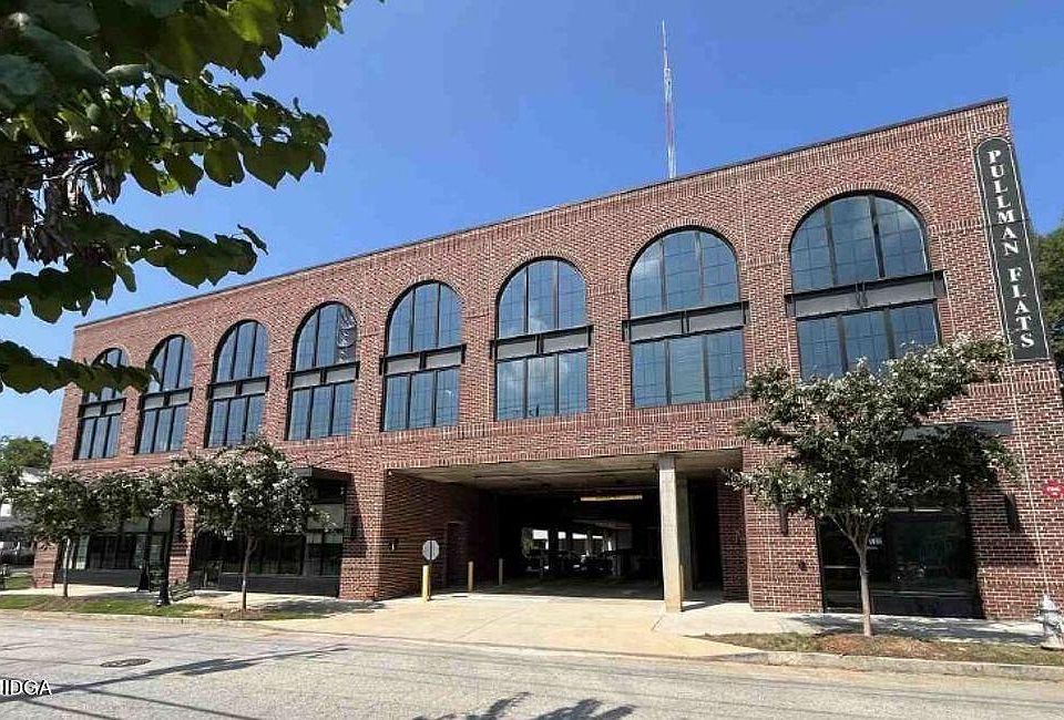 1st image of 112 Rogers St NE #301