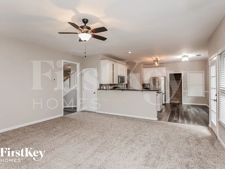 3215 Maple Terrace Dr — Photo 4