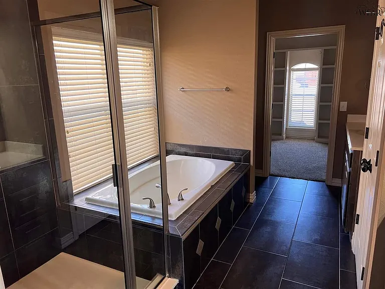 4928 Spring Hill Dr — Photo 15