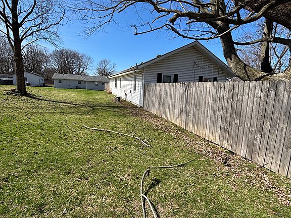 5th image of 1719 Lindberg Rd