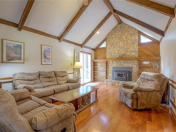 3rd image of 1004 NW Sycamore Cir