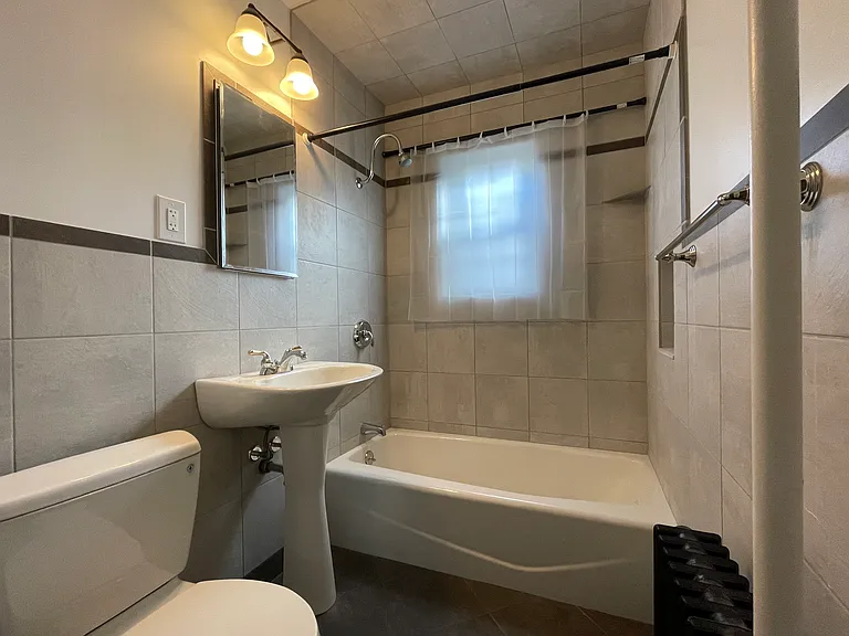 127 Jackson Ave #A — Photo 6