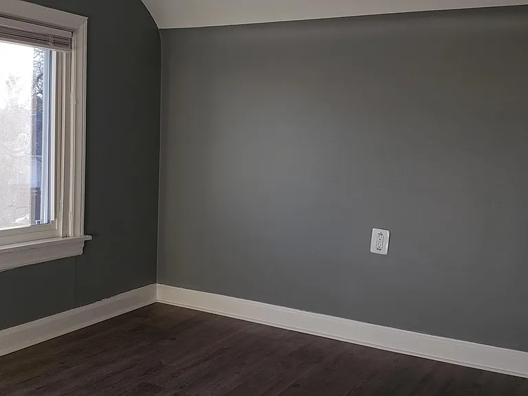 2nd bedroom.