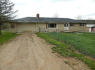 4452 Young Rd, Bellevue, MI 49021