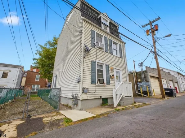 11 Cedar Aly, Phillipsburg Town, NJ 08865