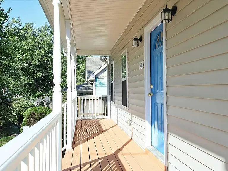 605 Primitive St — Photo 3