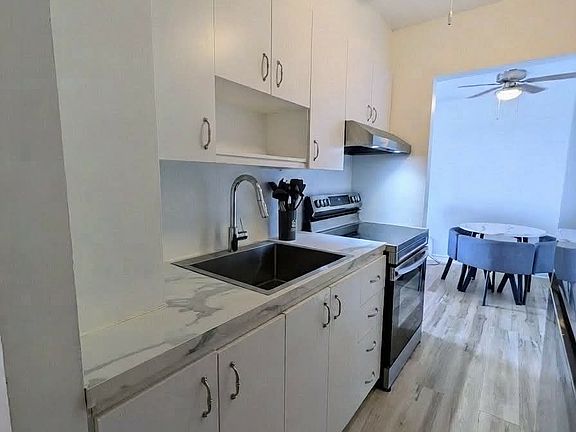 2nd image of 2041 Arrowsmith Dr #402C