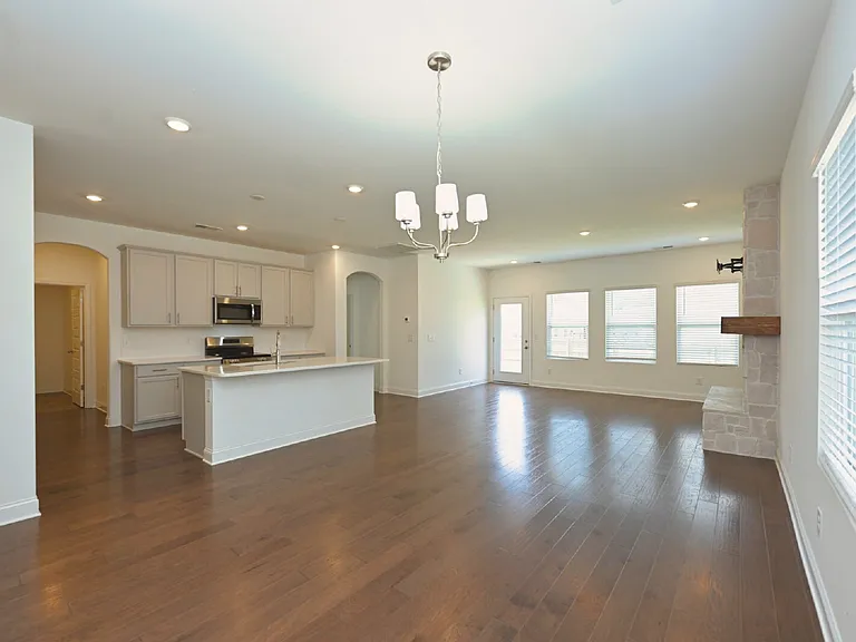 161 Crabourne Dr — Photo 31