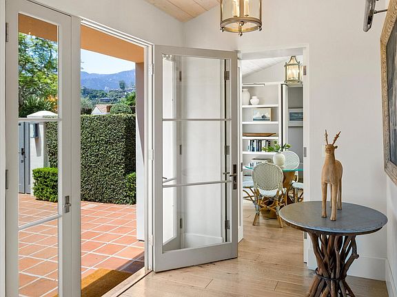 5th image of 1046 Cima Linda Ln