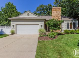 18591 Aztec Dr, Spring Lake, MI 49456