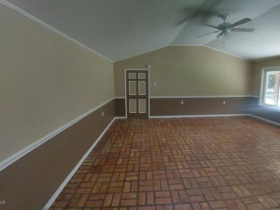 3rd image of 13412 Juan Ln