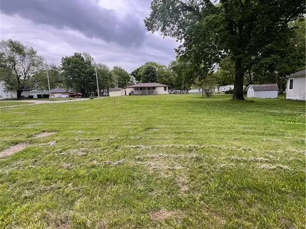 725 N Kentucky St, Adrian, MO 64720