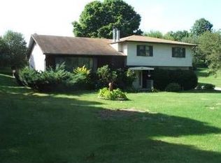 83 Round Hill Rd, Walden, NY 12586