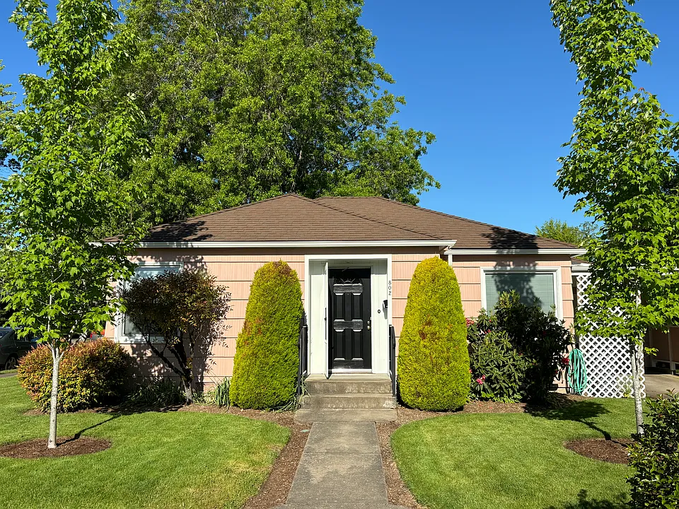 802 NW 32nd St