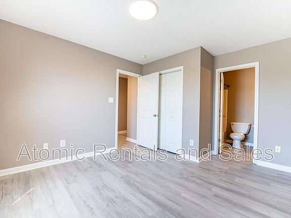 4th image of 334 Hawthorne Oaks Way