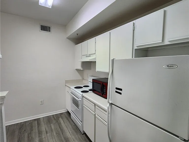 6321 Aragon Way #304 — Photo 4