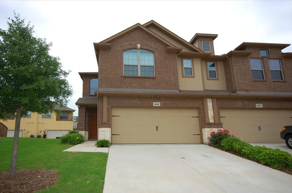 3 bed, 2.5 bath, 1569 sqft, $2,500 — Photo 1