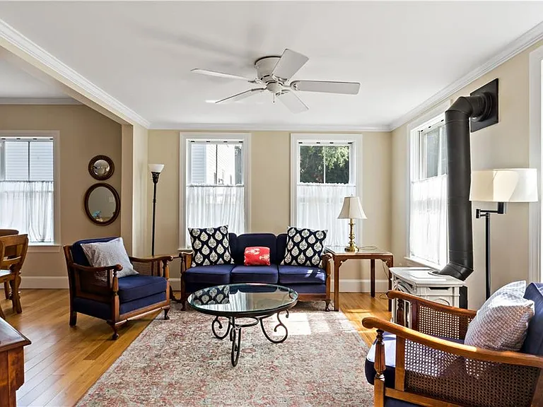 6 Gladding Ct #1 — Photo 2