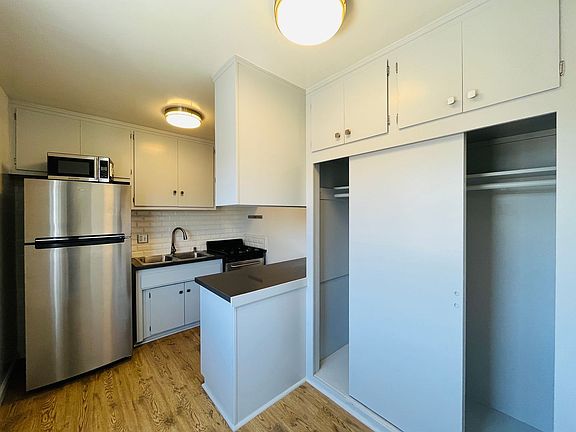 5th image of 539 Hyde Park Pl APT 4