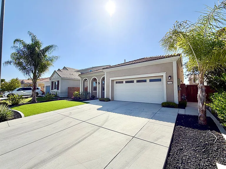 27460 Big Bend Dr — Photo 2