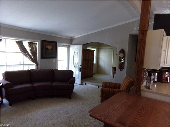 5th image of 1361 Hollyview Dr