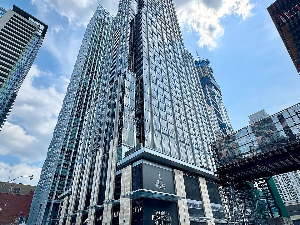 11 Yorkville Ave #3210
