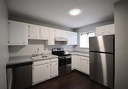 4th image of 170 E Hadley Rd APT 55