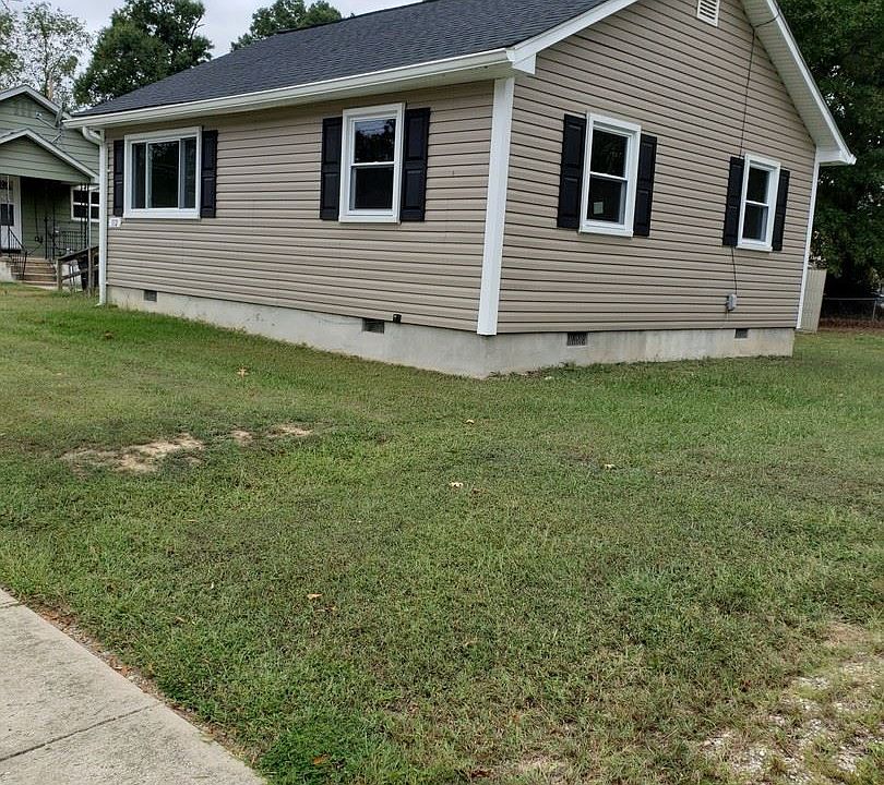 2nd image of 112 Thompson Ln