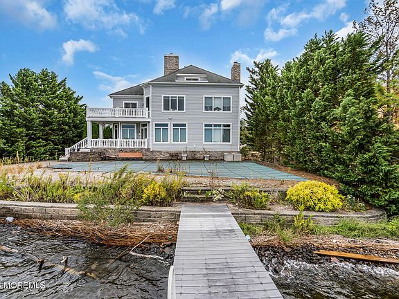 2nd image of 42 Cove Road W