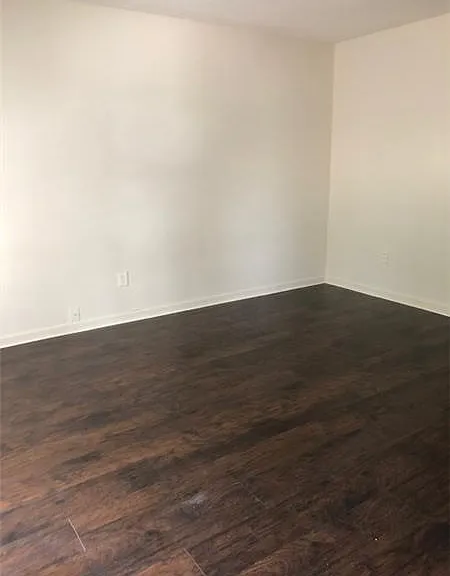 114 N Marigny Cir #D — Photo 5
