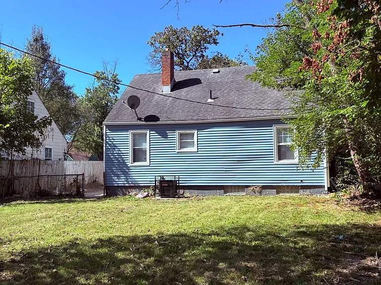 2552 Renwood Pl — Photo 4