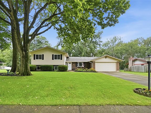 3rd image of 8919 Deep Forest Ln