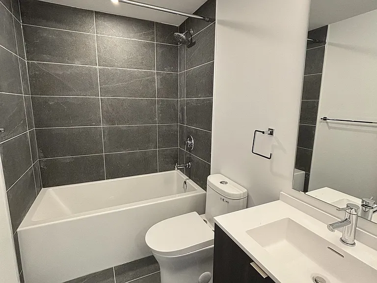 100 Queen St E #2108 — Photo 12
