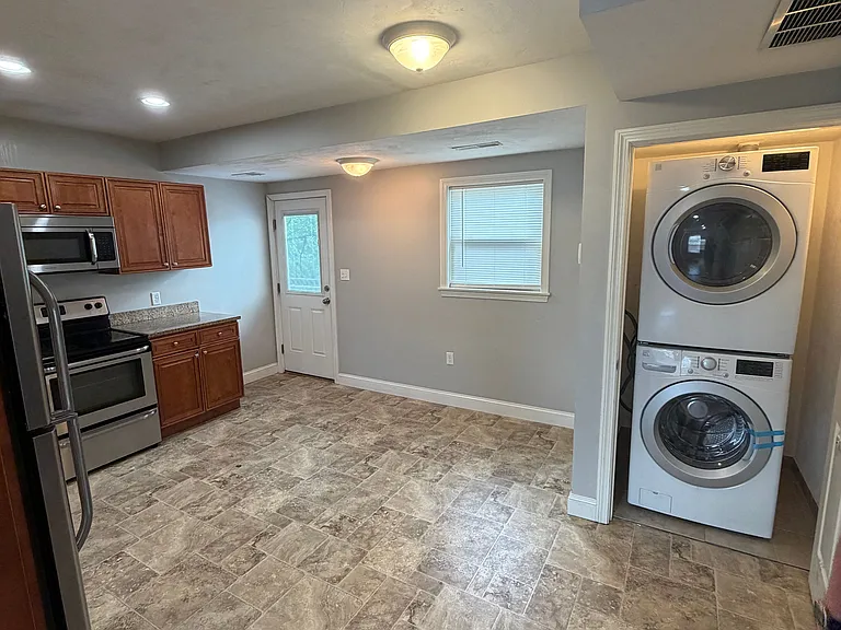 462 Fletcher St #5 — Photo 8