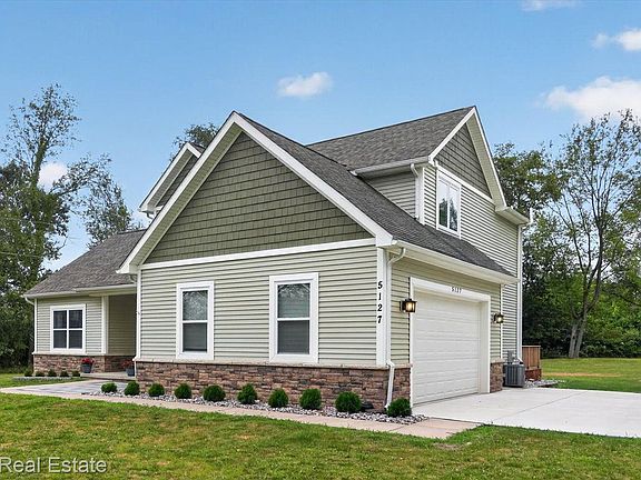 3rd image of 5127 Clyde Rd