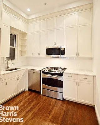 Rented by Brown Harris Stevens | media 18
