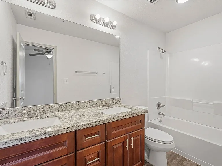634 Magnolia Bnd — Photo 9