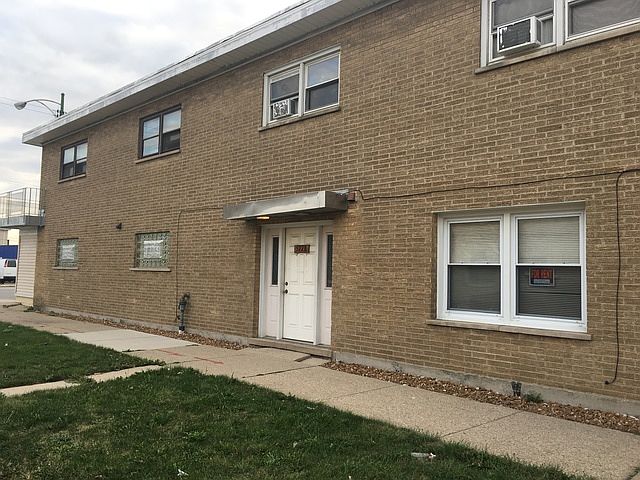 1st image of 5778 S Archer Ave APT 1