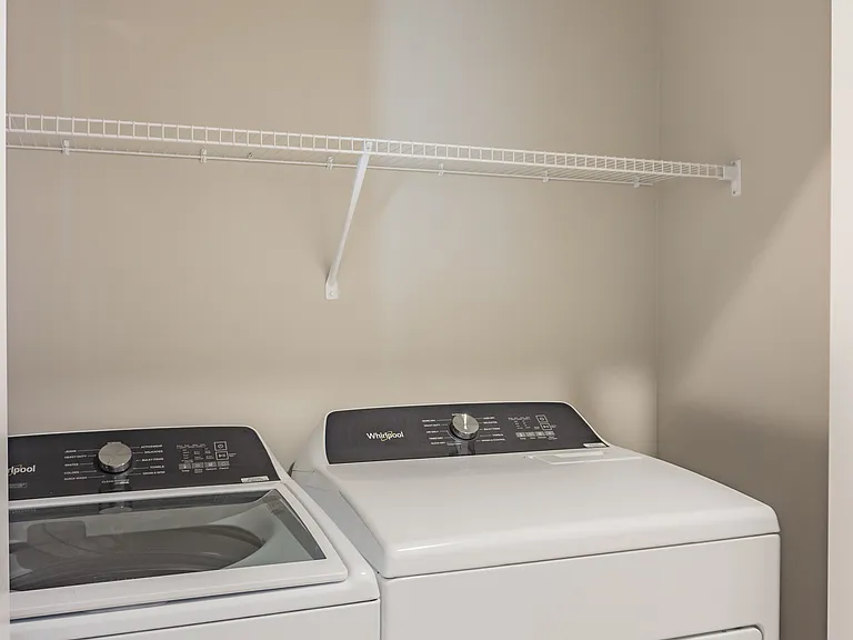 717 Winterberry Ln — Photo 34