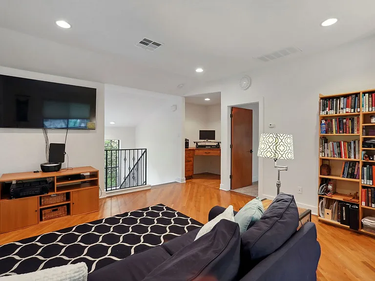 2309 Kinney Rd — Photo 17