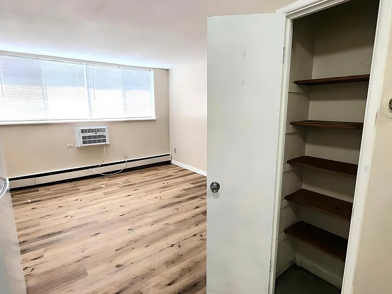 Keller Flats — Photo 34