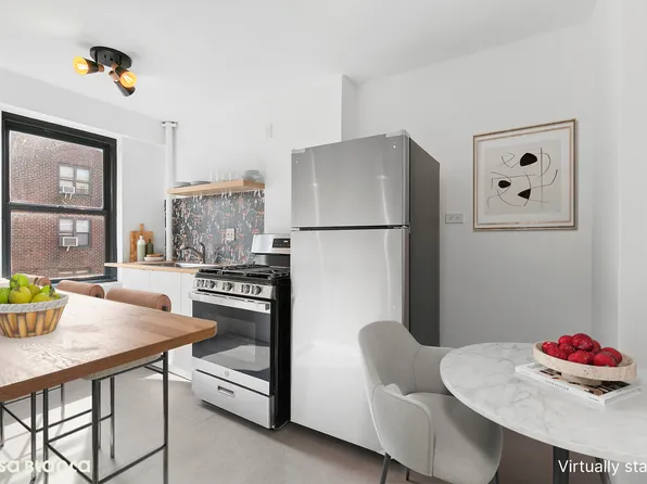 266 East Broadway image 4 of 9