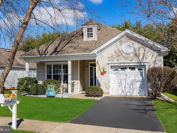 10 Goldensprings Dr, Lakewood, NJ 08701