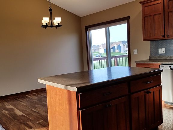 4th image of 244 Prairie Rd