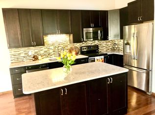 7293 Pontiac Cir, Chanhassen, MN 55317