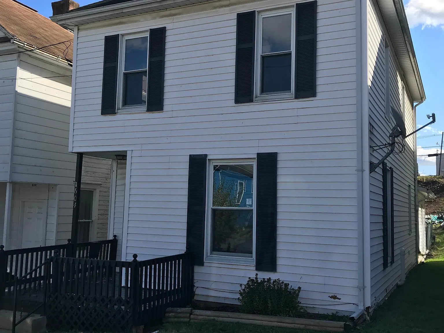 3 bed, 1927 sqft, $1,475 — Photo 1