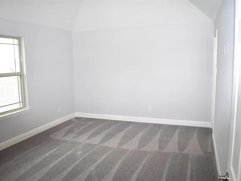 2716 La Jolla Blvd — Photo 22