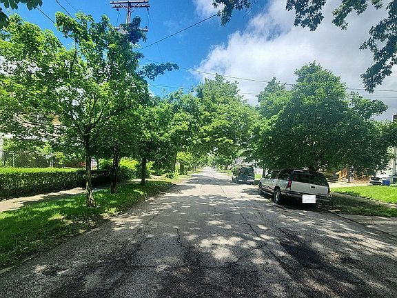 5th image of 3656 E 129th St